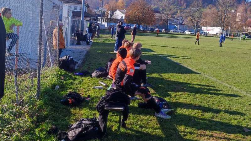 C2 mit zwei Gesichtern – und einem Punkt