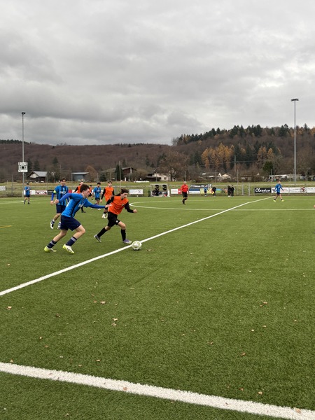 B 2: Tabellenführung nach 1:6 Auswärtssieg