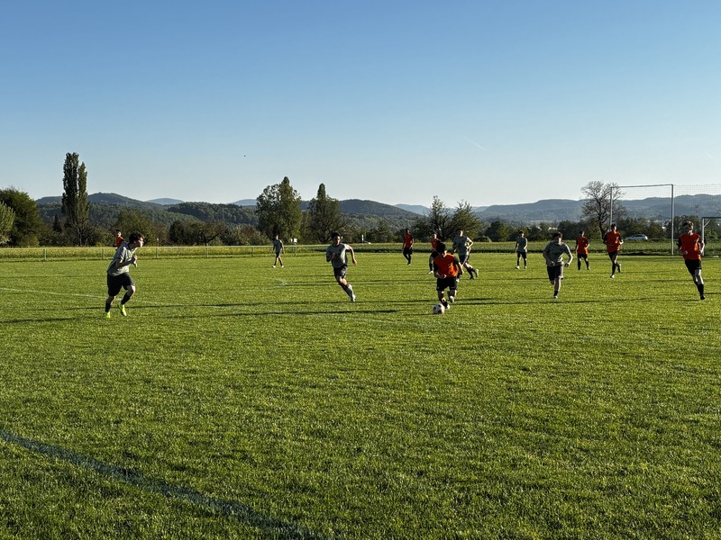 B2 bleibt nach Heimsieg weiterhin im Rennen um Platz eins